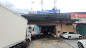 Ngai Seng Autogarage lorry special place picture