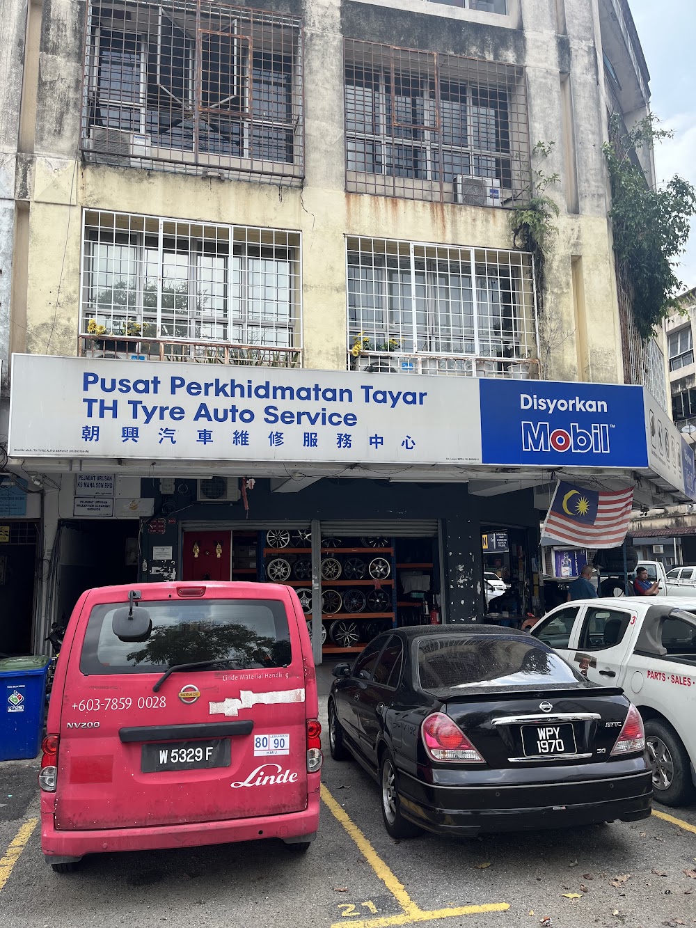 ThTyres Auto Service - Front Store